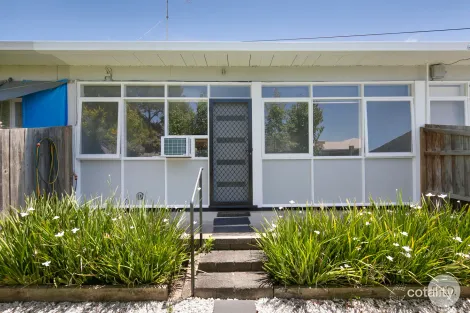 2/1046 Norman St, Wendouree, VIC 3355