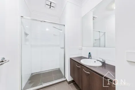 Property photo of 16 Kosciuszko Circuit Clyde VIC 3978