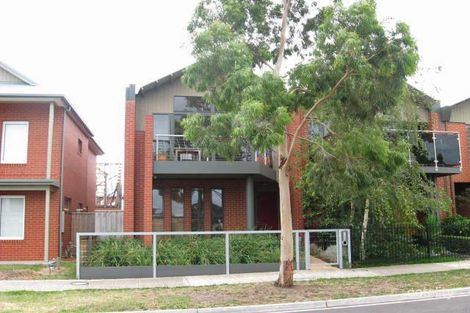 24 John Liston Dr, Newport, VIC 3015