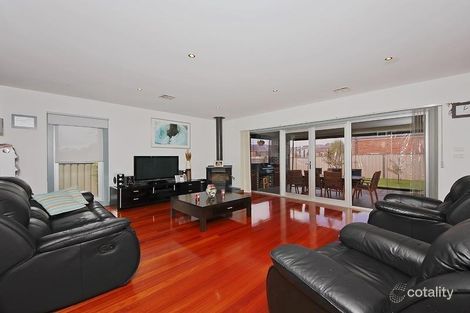 Property photo of 1 Eaglehawk Circuit Cairnlea VIC 3023