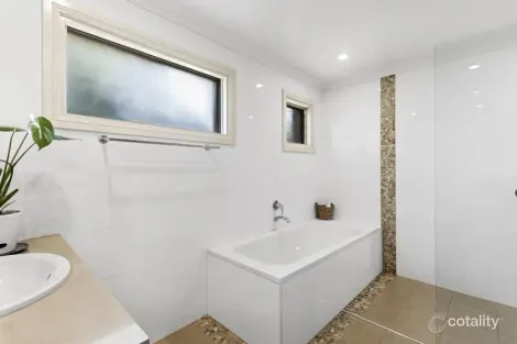 Property photo of 43 Londonderry Drive Killarney Heights NSW 2087