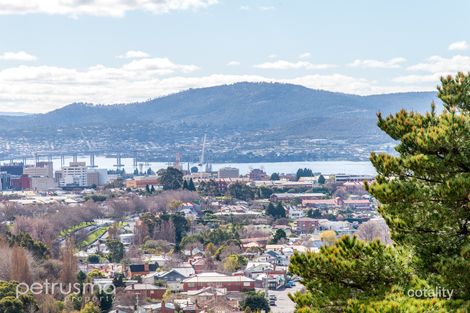 Property photo of 1/1 McDevitt Avenue Dynnyrne TAS 7005