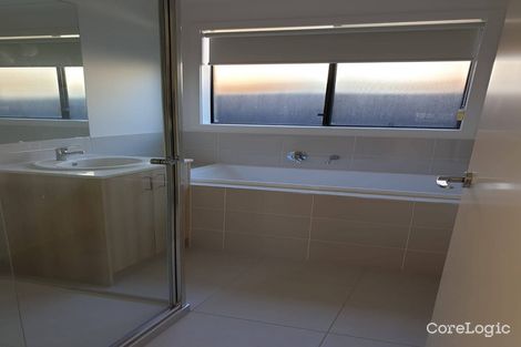 Property photo of 25 Hillsborough Crescent Berwick VIC 3806