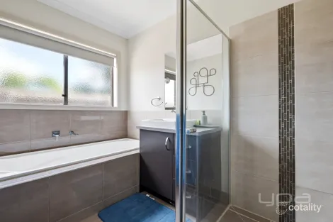 Property photo of 40 Carramar Drive Harkness VIC 3337