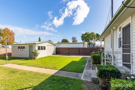 Property photo of 27 Chifley Crescent Kooringal NSW 2650