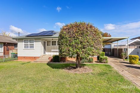 Property photo of 27 Chifley Crescent Kooringal NSW 2650