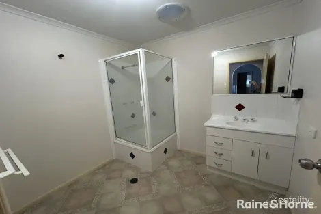 Property photo of 2/17 Martin Place Kingaroy QLD 4610