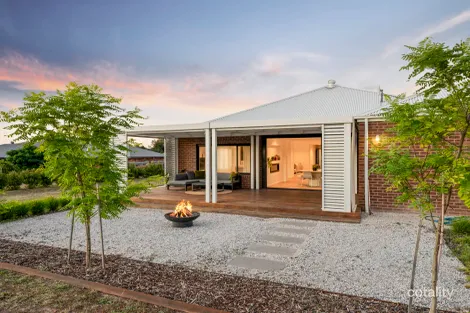 Property photo of 18 Maple Tree Boulevard Mansfield VIC 3722