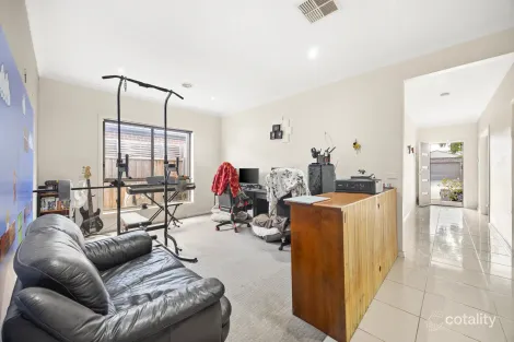 Property photo of 41 Nantha Way Brookfield VIC 3338