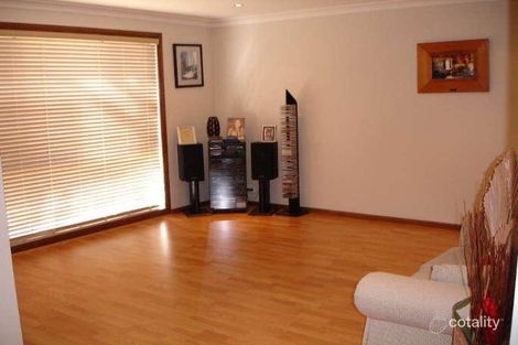 Property photo of 8 Garling Avenue West Hoxton NSW 2171