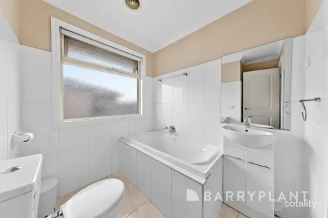 Property photo of 2/19 Bailey Street St Albans VIC 3021