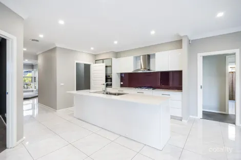 Property photo of 10 Maggie Street Cranbourne East VIC 3977