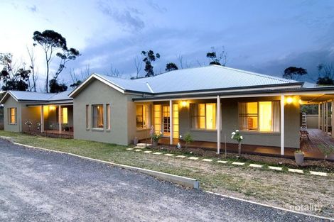 7 Floreate Dr, Junortoun, VIC 3551