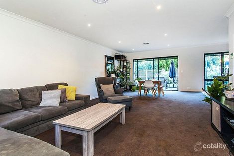Property photo of 1 Edinburgh Circuit Bundoora VIC 3083