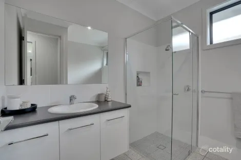 Property photo of 5 Arnold Court Hillier SA 5116