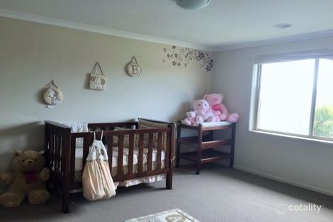 Property photo of 16 Baronial Way Craigieburn VIC 3064