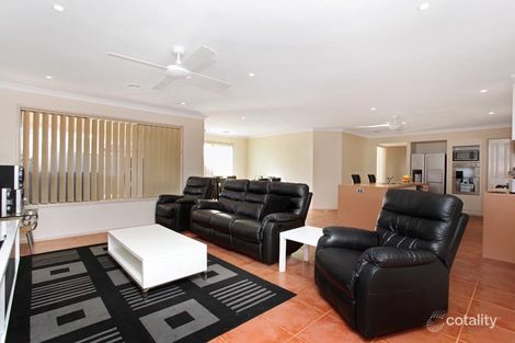 Property photo of 15 Pro Hart Way Caroline Springs VIC 3023
