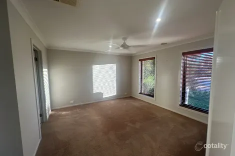 Property photo of 10 Prospect Crescent Kialla VIC 3631