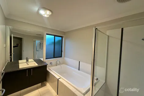 Property photo of 10 Prospect Crescent Kialla VIC 3631