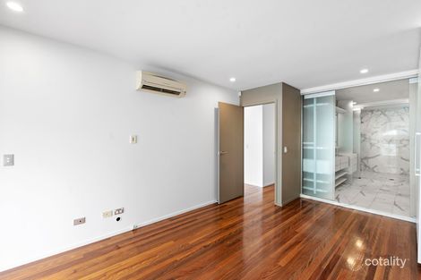 Property photo of 28 Vernon Avenue Labrador QLD 4215