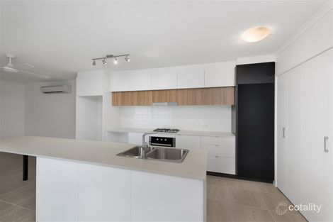 Property photo of 206/283 Logan Road Greenslopes QLD 4120