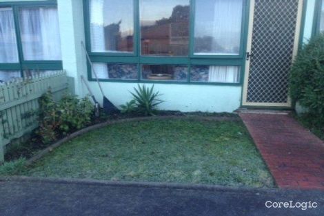 Property photo of 2/31 Worcester Road Gisborne VIC 3437