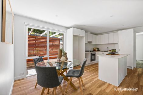 Property photo of 33 Sharland Close Mount Evelyn VIC 3796