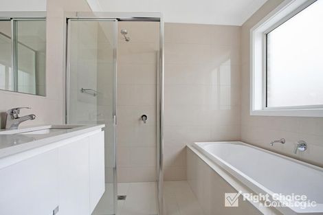 Property photo of 3/21 Pur Pur Avenue Lake Illawarra NSW 2528
