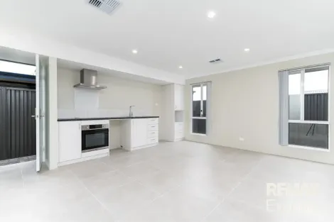 13 Glimmer Rd, Eglinton, WA 6034