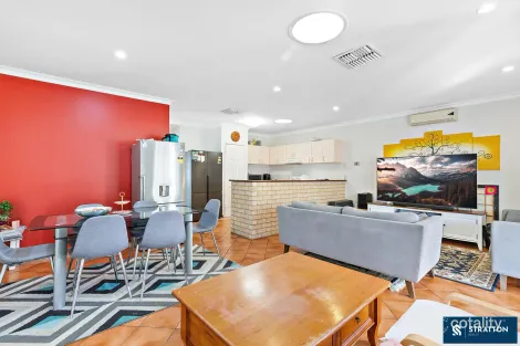 Property photo of 2/69 Mallard Way Cannington WA 6107