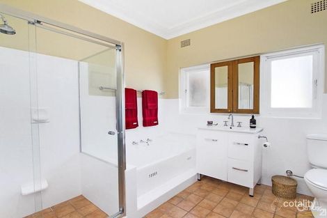 Property photo of 18 Warrowa Avenue West Pymble NSW 2073
