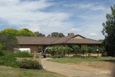 12 Crichton Cres, Young, NSW 2594