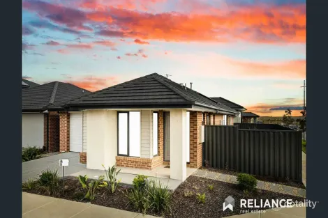 Property photo of 18 Bankston Road Werribee VIC 3030