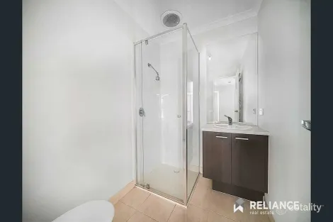 Property photo of 18 Bankston Road Werribee VIC 3030