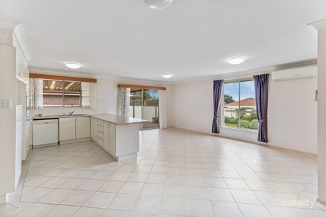 Property photo of 28 Squadron Crescent Rutherford NSW 2320