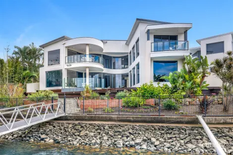25 Ferrymans Ct, Helensvale, QLD 4212