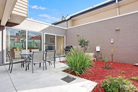 Property photo of 2/46 Queen Street Warners Bay NSW 2282
