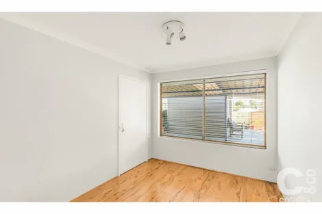 Property photo of 10 Liddington Rise Leda WA 6170