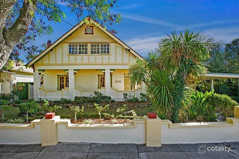 2 Hayes Rd, Strathmore, VIC 3041