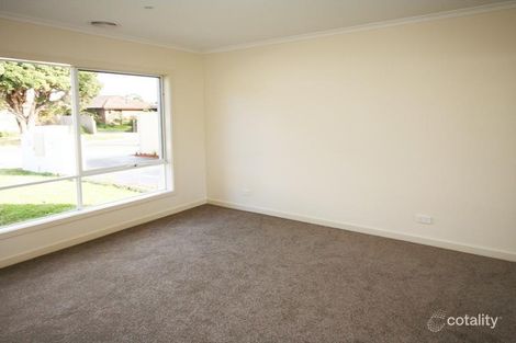Property photo of 19 Bruce Street Cranbourne VIC 3977