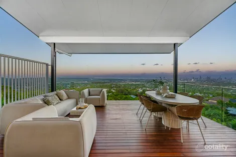 4/2 Ridgeline Way, Highland Park, QLD 4211