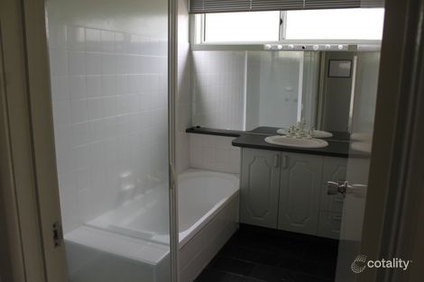 Property photo of 10 Heather Grove Traralgon VIC 3844