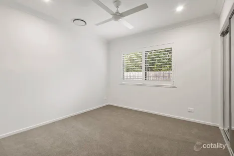 Property photo of 13 Cambridge Place Burnside QLD 4560
