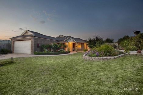 10 Prestwick Grn, Cranbourne, VIC 3977