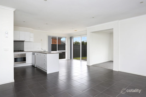 Property photo of 86 Duncombe Park Way Deer Park VIC 3023
