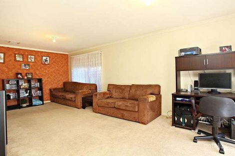 Property photo of 10 Woodbridge Place Burnside VIC 3023