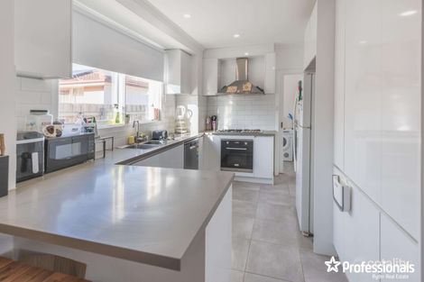 Property photo of 4 Curlew Close Melton VIC 3337