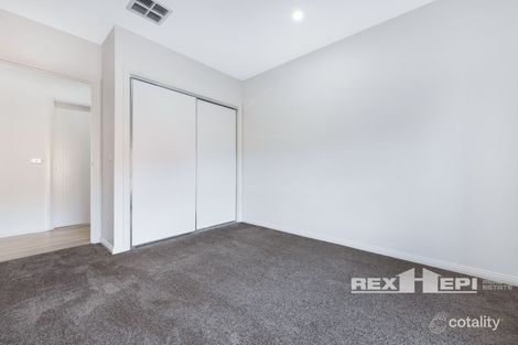 Property photo of 12 Guisard Way Clyde North VIC 3978