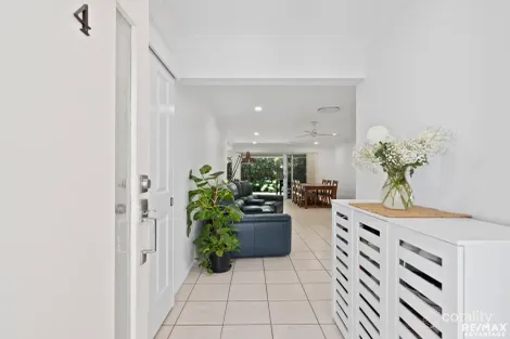 Property photo of 4/29 Lachlan Drive Wakerley QLD 4154