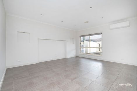 Property photo of 10 Lawson Way Caroline Springs VIC 3023